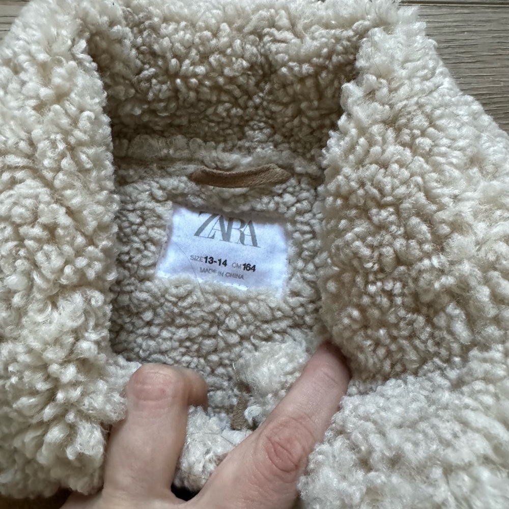 ❌SOLD❌Zara faux shearling  girl jacket size 13-14 - Picture 3 of 4